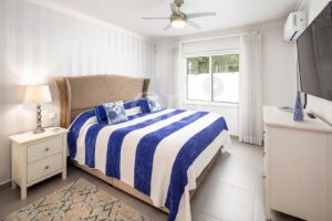 Elegante moradia térrea com piscina privada perto de Vale do Lobo, no Algarve - QP Savills