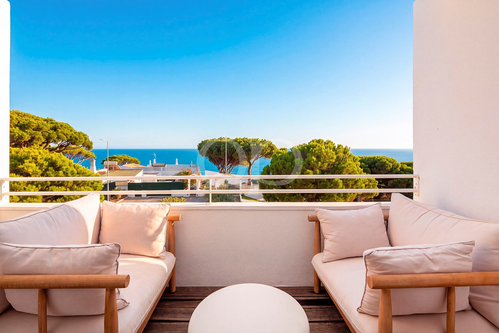 Read more about the article Sophisticated Apartment with Sea Views
