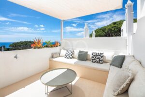 A recently renovated 3-Bedroom Townhouse with the most amazing Sea Views in Vale do Lobo - QP Savills