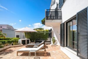 A recently renovated 3-Bedroom Townhouse with the most amazing Sea Views in Vale do Lobo - QP Savills