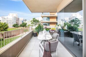 Luxuswohnung direkt am Wasser in Quarteira, Algarve – QP Savills