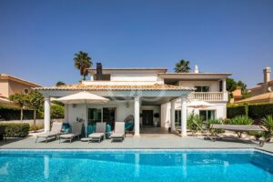 Stylish Family Retreat near the Beach, Algarve - QP Savills