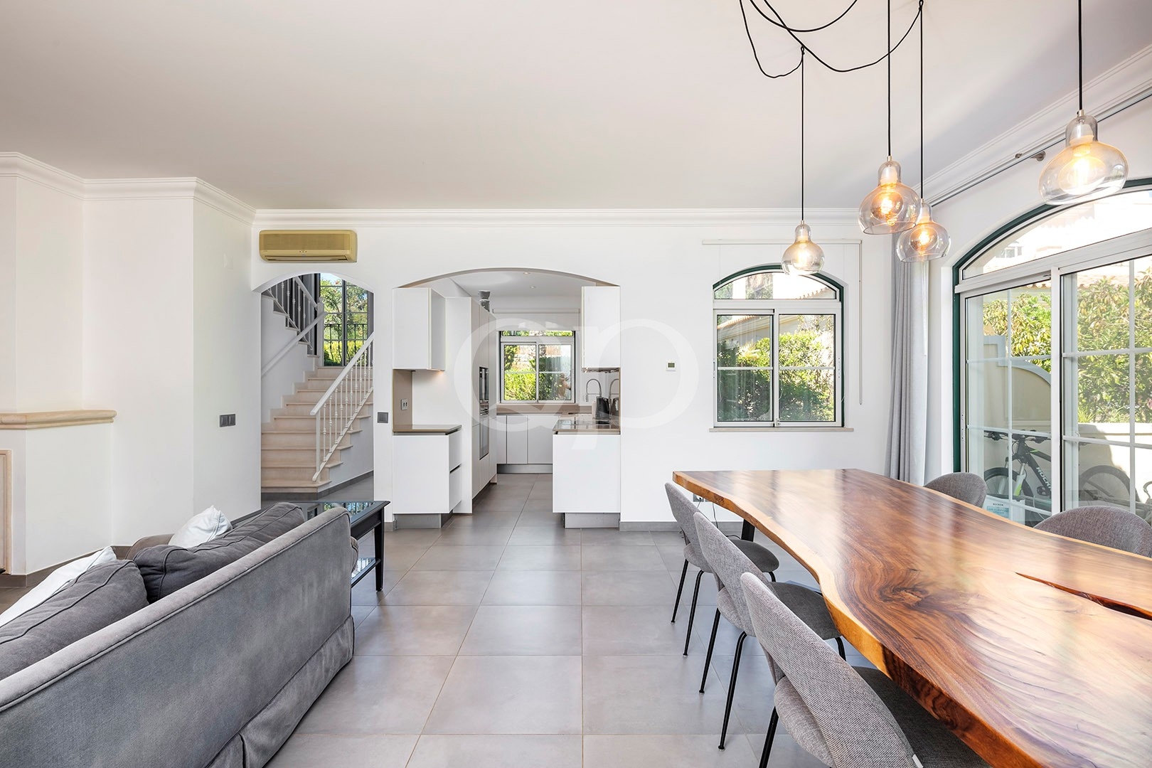 Modern open plan kitchen and dining area