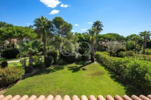 Private landscaped garden in Quinta do Lago