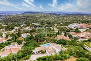 Außergewöhnliche Villa in Quinta das Raposeiras, Algarve – QP Savills