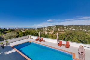 Villa paisible à la campagne avec vue sur l'océan près de Loulé - QP Savills
