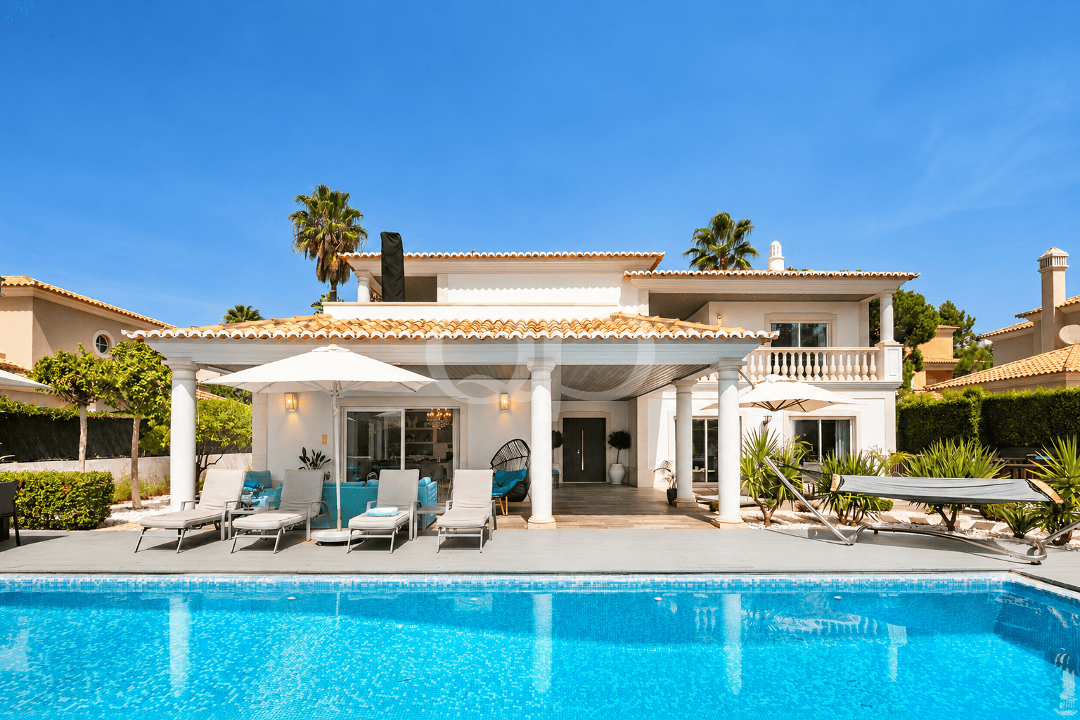 Une élégante résidence familiale près de la plage, en Algarve - QP Savills