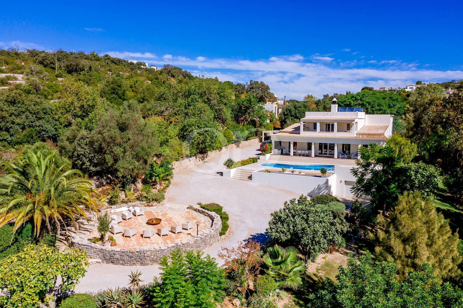 Luxusvilla an der Algarve mit privatem Swimmingpool und gepflegtem Garten