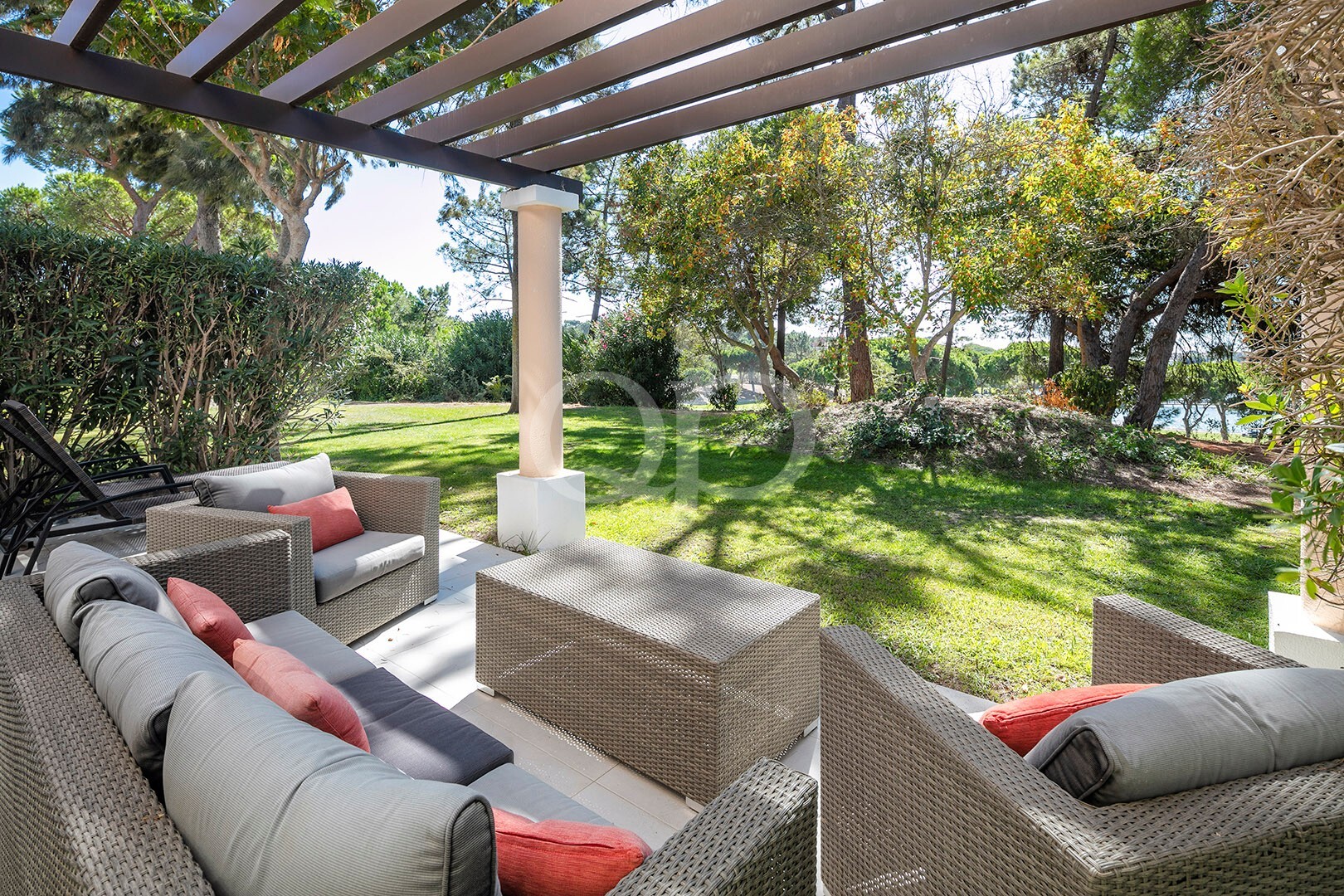Elegant Townhouse with views set within a Luxury Resort in Quinta do Lago - QP Savills