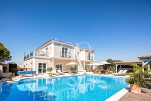 Moradia familiar tradicional em Varandas do Lago, Algarve - QP Savills