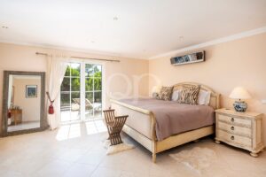 Moradia familiar tradicional em Varandas do Lago, Algarve - QP Savills