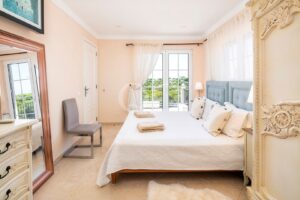 Moradia familiar tradicional em Varandas do Lago, Algarve - QP Savills
