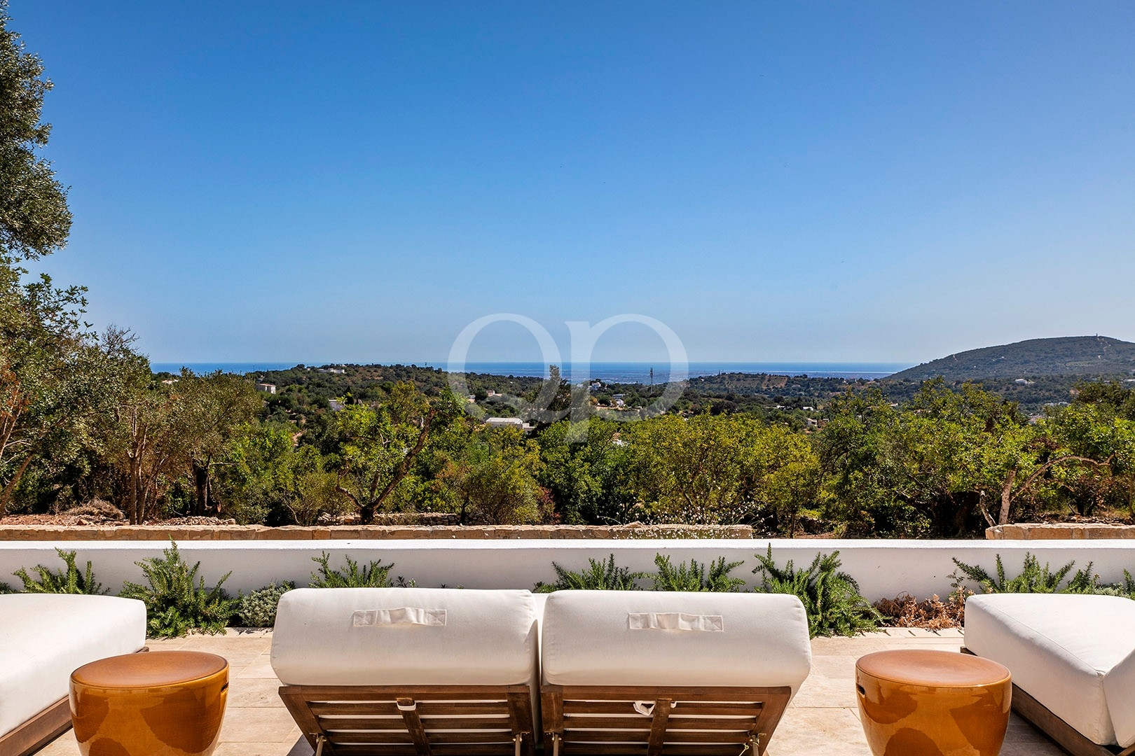 Moradia rural renovada com vista para o mar, perto de Santa Bárbara - QP Savills