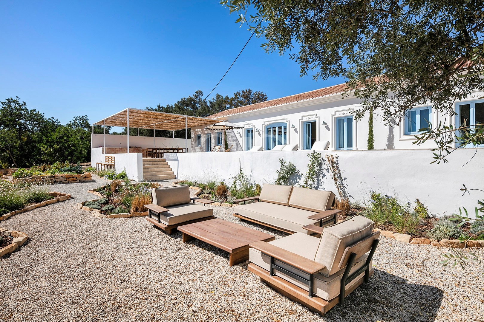 Moradia rural renovada com vista para o mar, perto de Santa Bárbara - QP Savills