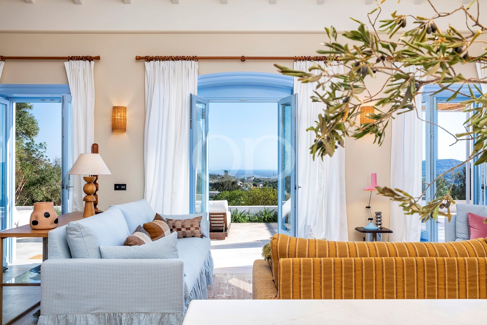 Moradia rural renovada com vista para o mar, perto de Santa Bárbara - QP Savills