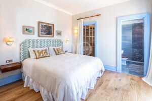 Moradia rural renovada com vista para o mar, perto de Santa Bárbara - QP Savills