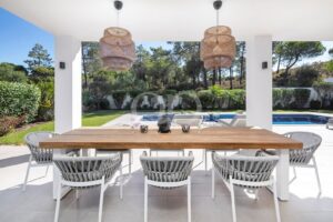 Moradia contemporânea em Varandas do Lago, Algarve - QP Savills