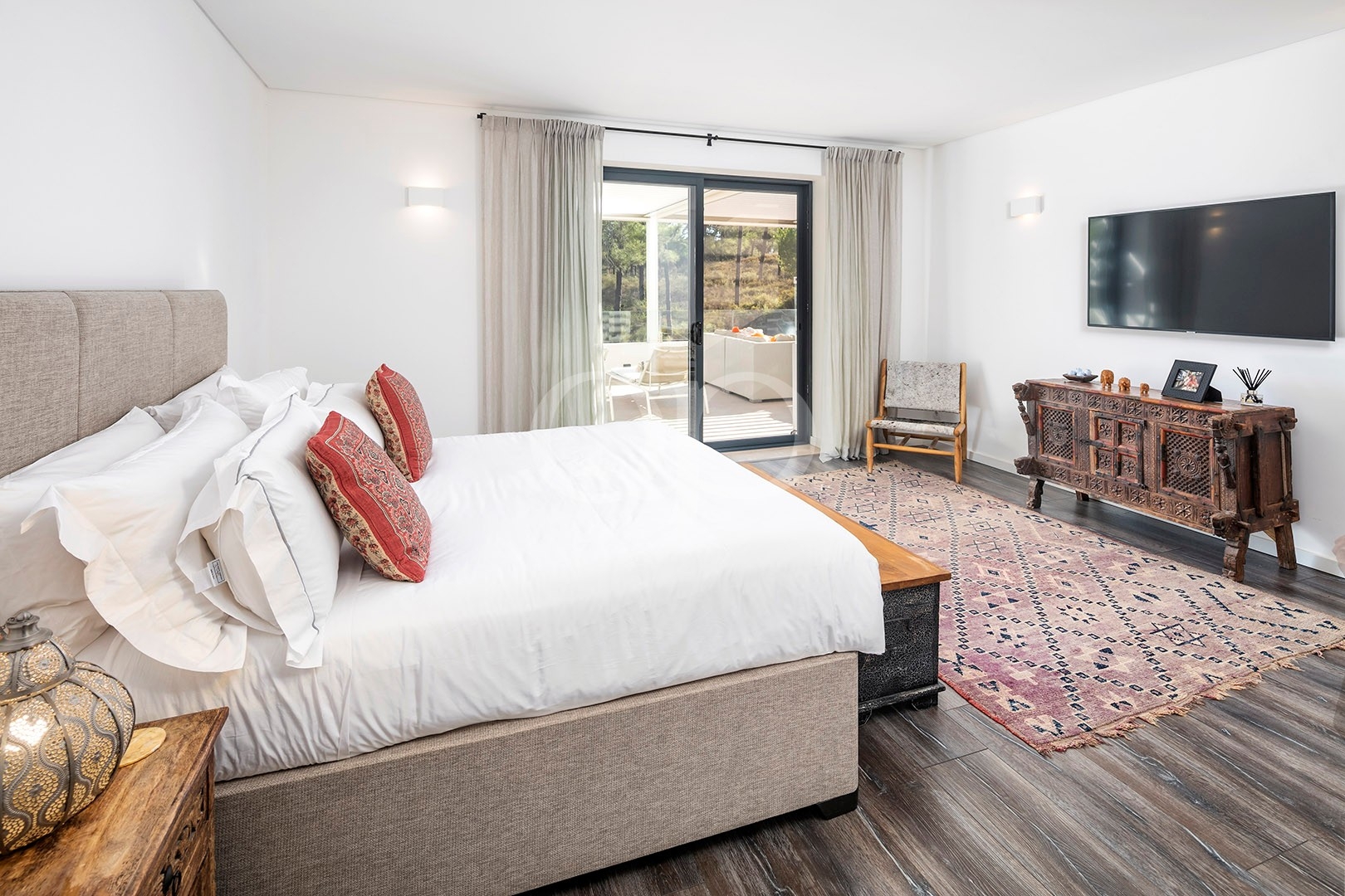 Moradia contemporânea em Varandas do Lago, Algarve - QP Savills