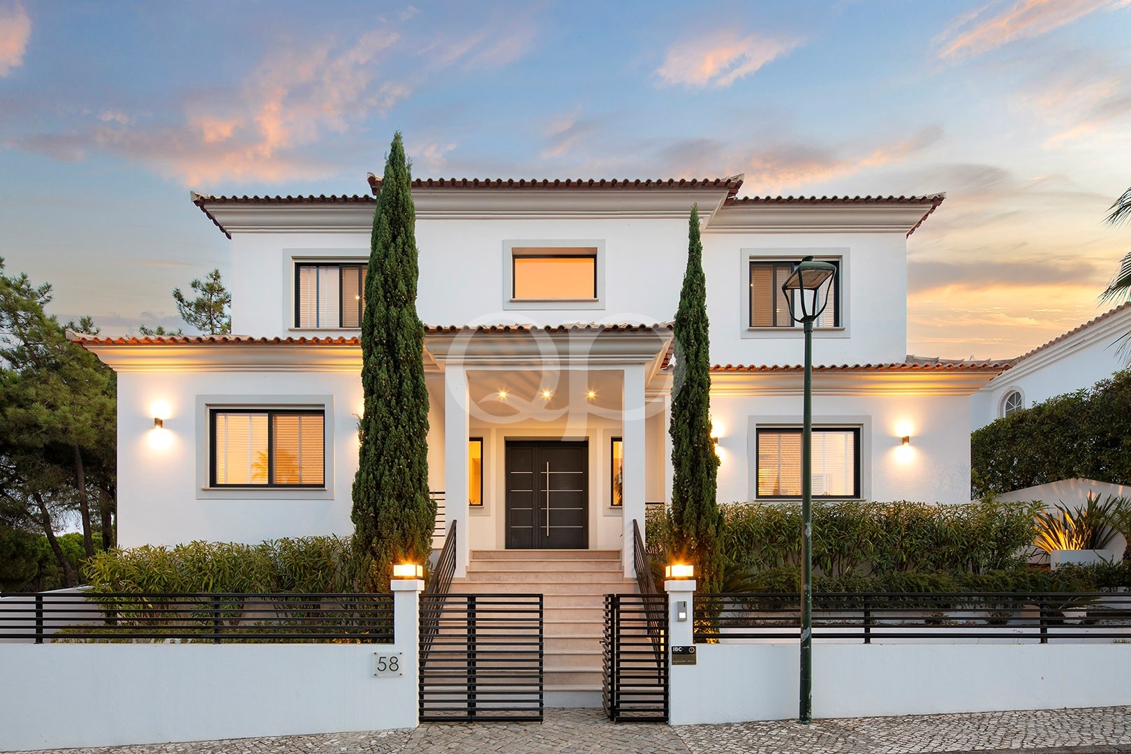 Moradia contemporânea em Varandas do Lago, Algarve - QP Savills