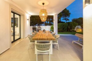 Moradia contemporânea em Varandas do Lago, Algarve - QP Savills