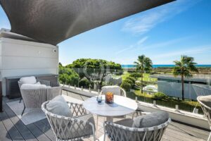 Moradia de luxo contemporânea com vista para o mar em Vale do Lobo - QP Savills
