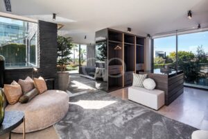 Moradia de luxo contemporânea com vista para o mar em Vale do Lobo - QP Savills
