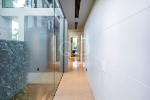 Moradia de luxo contemporânea com vista para o mar em Vale do Lobo - QP Savills