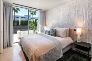 Moradia de luxo contemporânea com vista para o mar em Vale do Lobo - QP Savills