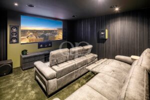Moradia de luxo contemporânea com vista para o mar em Vale do Lobo - QP Savills