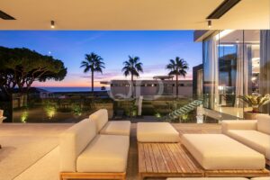 Moradia de luxo contemporânea com vista para o mar em Vale do Lobo - QP Savills
