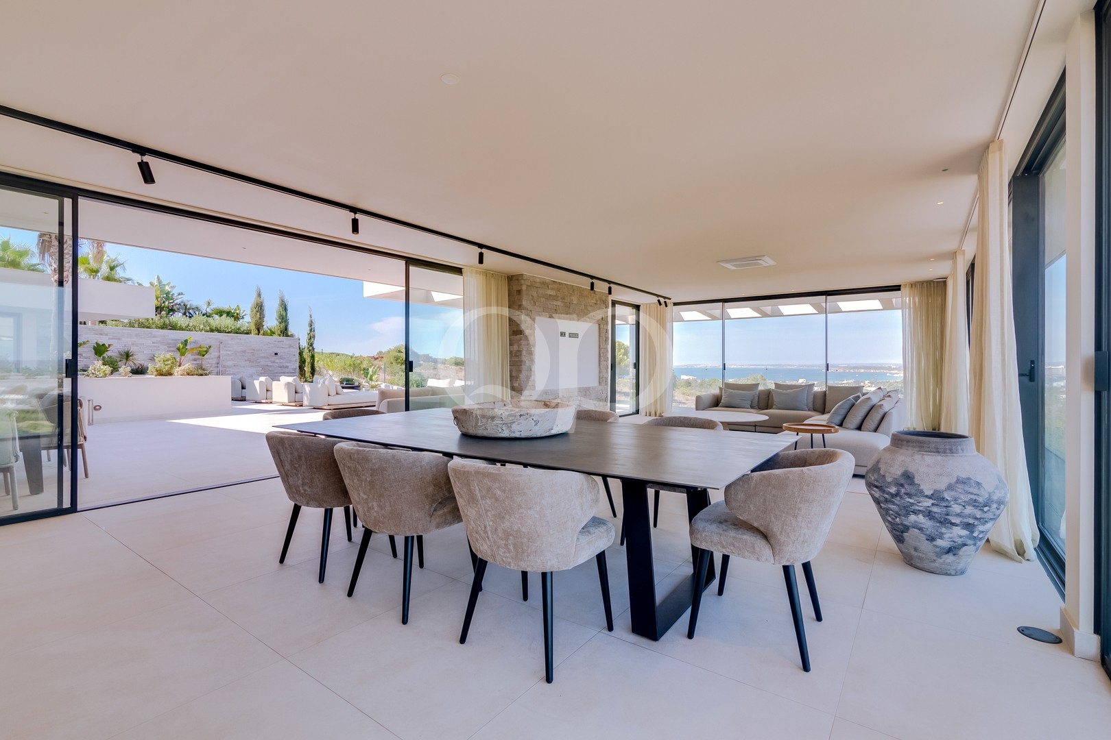 Luxury Villa with Panoramic Ocean Views in Lagoa - QP Savills