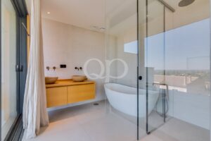 Luxury Villa with Panoramic Ocean Views in Lagoa - QP Savills