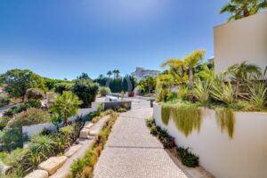 Luxury Villa with Panoramic Ocean Views in Lagoa - QP Savills