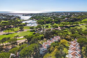 Elegant Townhouse with views set within a Luxury Resort in Quinta do Lago - QP Savills