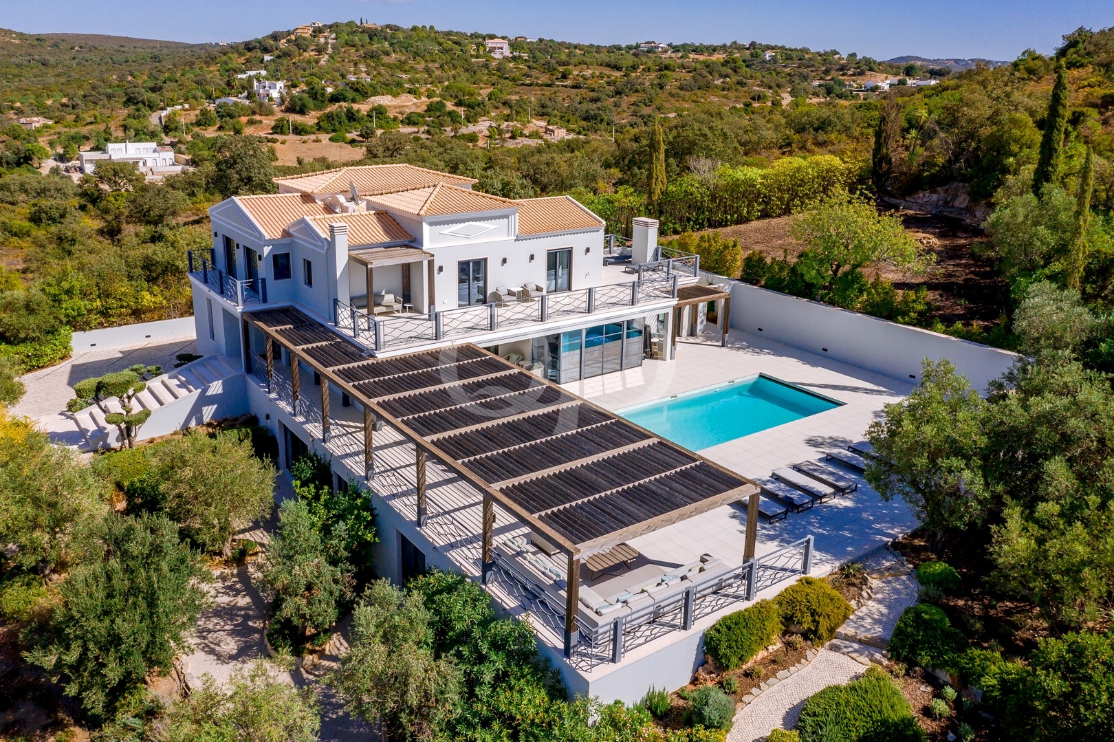 Read more about the article Luxury Villa with Ocean Views in Loulé, Algarve