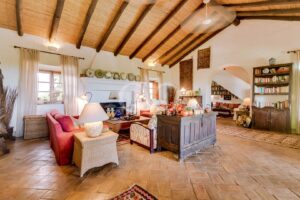 Reizvolle Villa in Hanglage mit Meerblick in Boliqueime – QP Savills