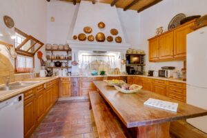 Reizvolle Villa in Hanglage mit Meerblick in Boliqueime – QP Savills
