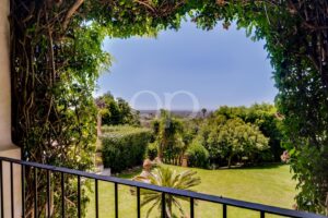Reizvolle Villa in Hanglage mit Meerblick in Boliqueime – QP Savills