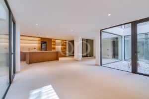Luxurious Villa with Sea Views12