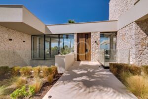 Luxurious Villa with Sea Views23