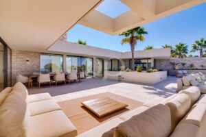 Luxurious Villa with Sea Views54