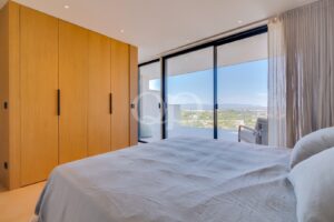 Luxurious Villa with Sea Views79
