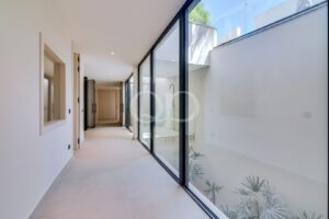 Luxurious Villa with Sea Views85